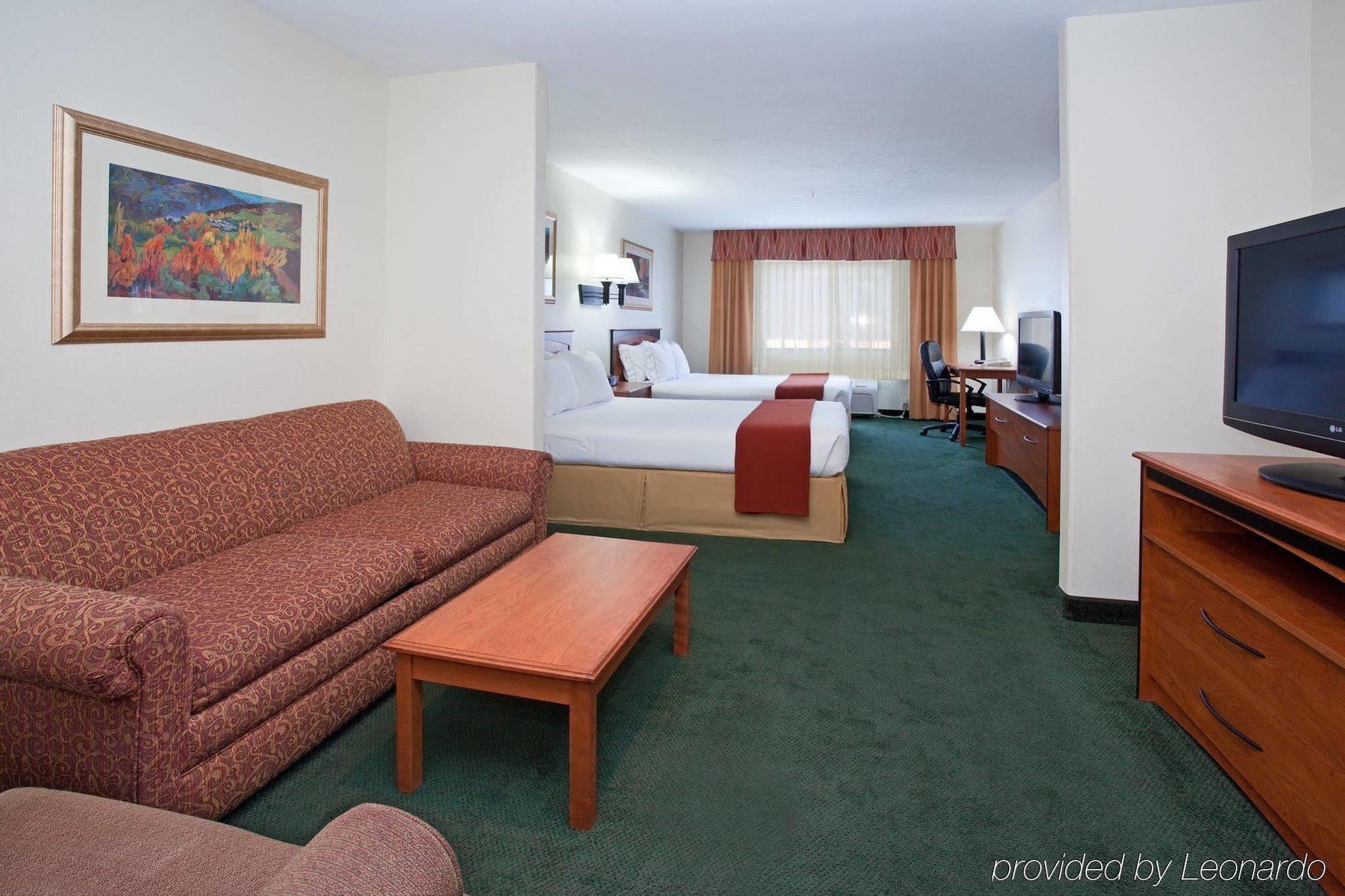 Holiday Inn Express & Suites Alamosa By Ihg Habitación foto